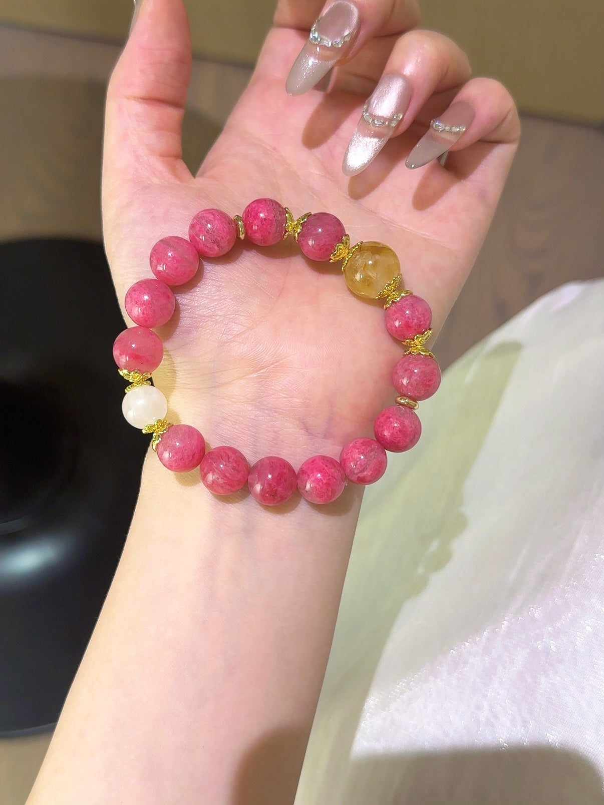 ▫️▪️ Rose stone yellow gum flower white moonlight bracelet